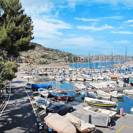 Apartment Locazione Turistica Residenz Il Belvedere Riva Ligure